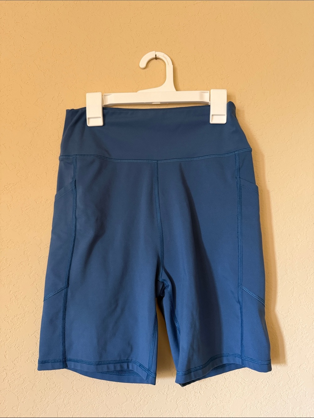 American Eagle bike shorts
